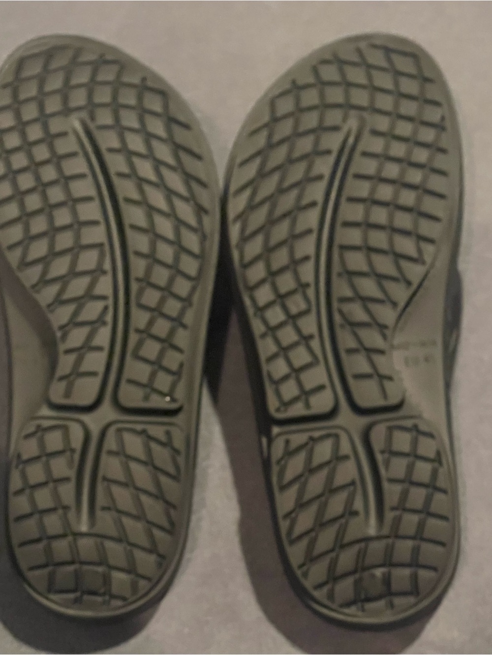 Oofos thong sandals mens 12 NWOT - Picture 7 of 11
